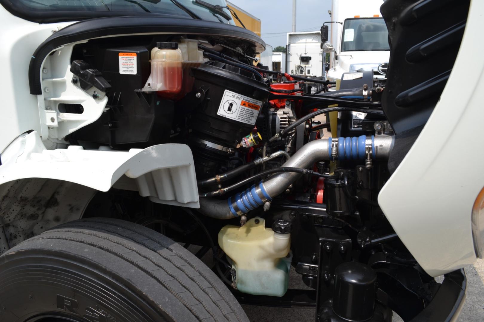 2019 WHITE /BLACK FREIGHTLINER M2-106 with an CUMMINS B6.7L 240HP engine, ALLISON 2500RDS AUTOMATIC transmission, located at 9172 North Fwy, Houston, TX, 77037, (713) 910-6868, 29.887470, -95.411903 - Photo#14